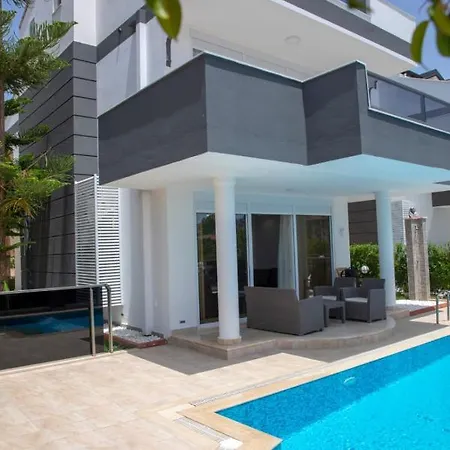 Sunrise Hill Villa With Private Pool